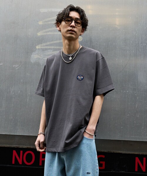 Paragraph（パラグラフ）の「【Paragraph/パラグラフ】PARAGRAPH サークルバックプリントTシャツ/NO.7/ユニセックス/プリントT/ビッグシルエット/オーバーサイズ（Tシャツ/カットソー・メンズ・チャコールグレー/ライトグレー/ネイビー/サックスブルー/ピンク/イエロー/ブルー/ホワイト/グリーン/ブラック・ﾌﾘ-）」の19枚目の写真