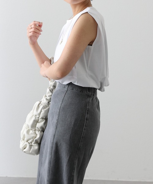 COLONY 2139（コロニートゥーワンスリーナイン）の「スムース天竺タックショルダーノースリーブT（Tシャツ/カットソー・レディース・ブラック/オフホワイト・FREE）」の5枚目の写真