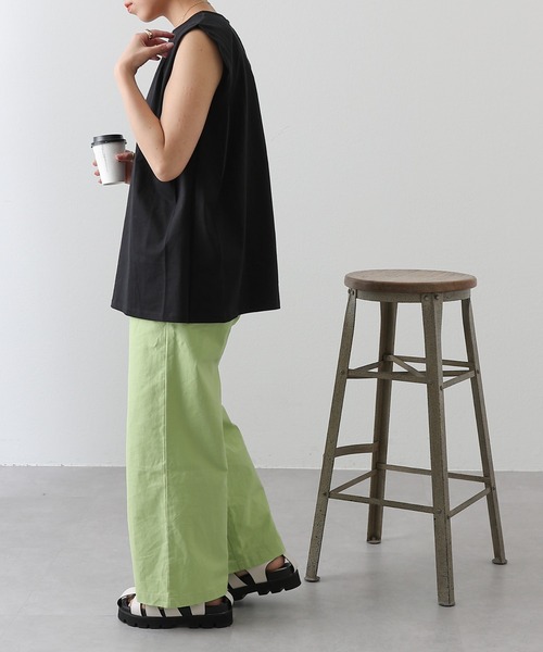 COLONY 2139（コロニートゥーワンスリーナイン）の「スムース天竺タックショルダーノースリーブT（Tシャツ/カットソー・レディース・ブラック/オフホワイト・FREE）」の14枚目の写真