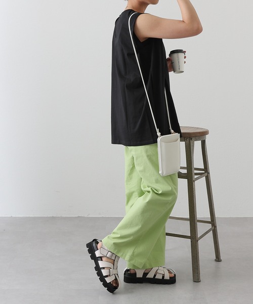 COLONY 2139（コロニートゥーワンスリーナイン）の「スムース天竺タックショルダーノースリーブT（Tシャツ/カットソー・レディース・ブラック/オフホワイト・FREE）」の16枚目の写真