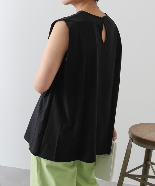 COLONY 2139（コロニートゥーワンスリーナイン）の「スムース天竺タックショルダーノースリーブT（Tシャツ/カットソー・レディース・ブラック/オフホワイト・FREE）」の11枚目の写真