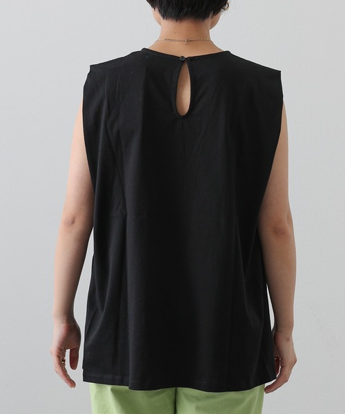 COLONY 2139（コロニートゥーワンスリーナイン）の「スムース天竺タックショルダーノースリーブT（Tシャツ/カットソー・レディース・ブラック/オフホワイト・FREE）」の19枚目の写真