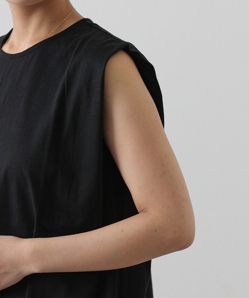 COLONY 2139（コロニートゥーワンスリーナイン）の「スムース天竺タックショルダーノースリーブT（Tシャツ/カットソー・レディース・ブラック/オフホワイト・FREE）」の22枚目の写真