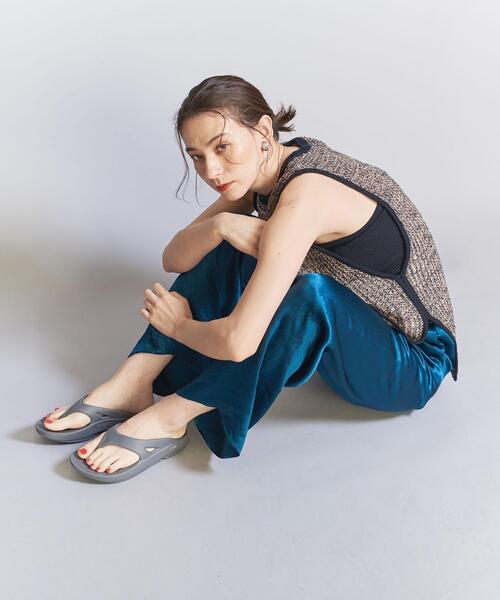 OOFOS（ウーフォス）の「＜OOFOS＞OOriginal サンダル（サンダル・レディース・グレー/ブラウン/オフホワイト/ベージュ/ブラック/ライラック/ワインレッド/その他1/オリーブ・6/7/8）」の13枚目の写真