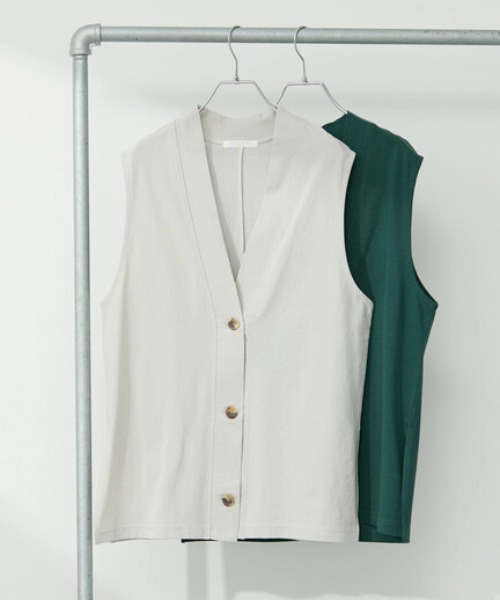 Green　Parks（グリーンパークス）の「カットソーVネックベスト（ベスト・レディース・グレー/ベージュ/ダークグリーン・FREE）」の3枚目の写真