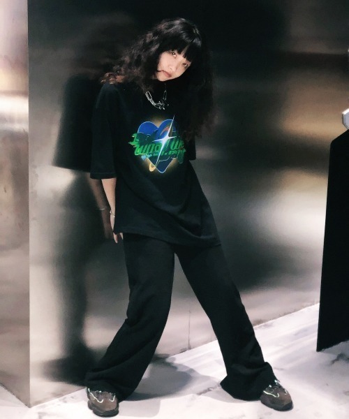 Never mind the XU / Chikashitsu+（ネバーマインド ザ エックスユー / チカシツプラス）の「【DO WHAT WE WANT/ドゥーワットウィーウォント】 Speeding Love Tee/ハート ロゴ グラフィック 3Dロゴ Tシャツ 半袖（Tシャツ/カットソー・メンズ・ホワイト/ブラック・L/XL/M）」の8枚目の写真