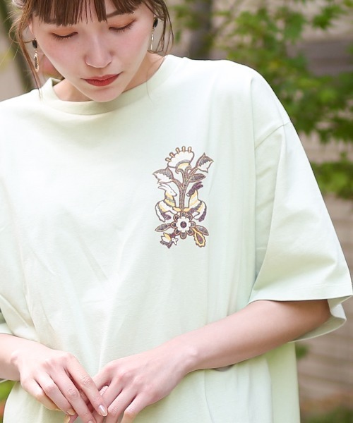 チチカカ(チチカカ)の「オトミTシャツ(Tシャツ/カットソー・レディース・カーキ/ライトベージュ・FREE)」の1枚目の写真