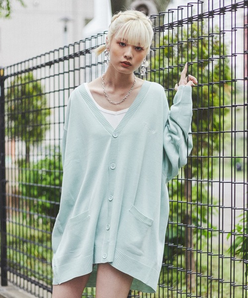 PUNYUS（プニュズ）の「ワンポイントロゴカーディガン（カーディガン/ボレロ・レディース・ブラック/グレー/グリーン/ベージュ/パープル/カーキ・2/1/4/3）」の6枚目の写真