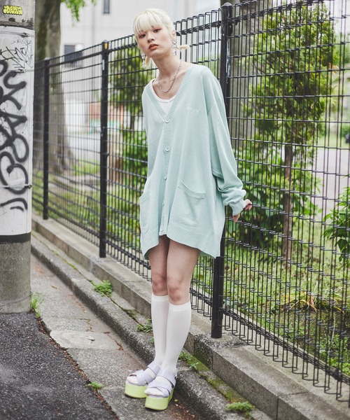 PUNYUS（プニュズ）の「ワンポイントロゴカーディガン（カーディガン/ボレロ・レディース・ブラック/グレー/グリーン/ベージュ/パープル/カーキ・2/1/4/3）」の20枚目の写真