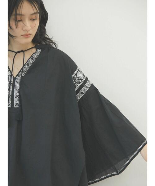 AMERICAN HOLIC(アメリカンホリック)の「スキッパーフレアスリーブ刺繍ブラウス(シャツ/ブラウス・レディース・ブラック/オフホワイト・L/M)」の12枚目の写真