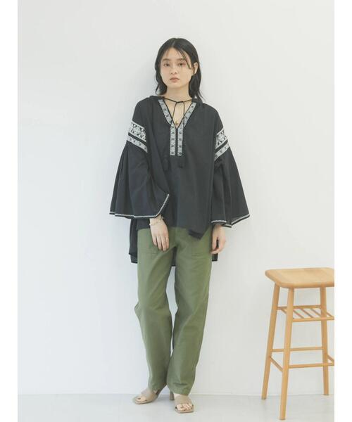 AMERICAN HOLIC(アメリカンホリック)の「スキッパーフレアスリーブ刺繍ブラウス(シャツ/ブラウス・レディース・ブラック/オフホワイト・L/M)」の17枚目の写真