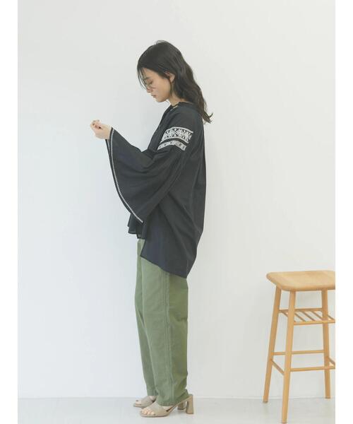 AMERICAN HOLIC(アメリカンホリック)の「スキッパーフレアスリーブ刺繍ブラウス(シャツ/ブラウス・レディース・ブラック/オフホワイト・L/M)」の21枚目の写真