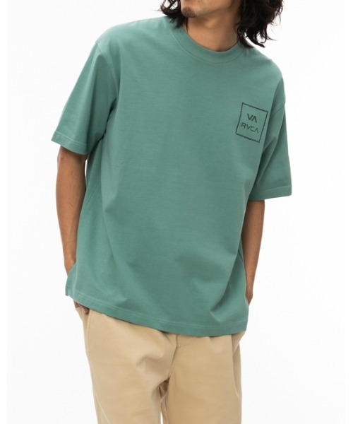 RVCA（ルーカ）の「RVCA メンズ  VA ALL THE WAY Ｔシャツ【2022年夏モデル】/ルーカ半袖バックプリントTシャツ（Tシャツ/カットソー・メンズ・ブラック/ロイヤルブルー/モスグリーン/オフホワイト・LARGE/SMALL/MEDIUM）」の19枚目の写真