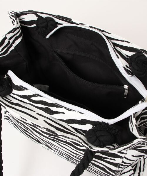 one way(ワンウェイ)の「キャンバスロープハンドルトート(トートバッグ・レディース・ホワイト/ブラック/ブラック系その他・FREE)」の6枚目の写真