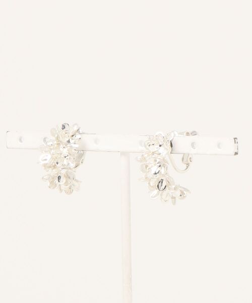 Dorry Doll（ドリードール）の「フラワーイヤリング（イヤリング・レディース・シルバー/ゴールド・FREE）」の4枚目の写真