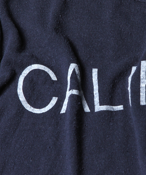 AMERICAN RAG CIE（アメリカンラグシー）の「AMERICAN RAG CIE シルク100%Ｔシャツ「CARIFORNIA」（Tシャツ/カットソー・メンズ・オフホワイト/ネイビー/ピンク・2/1/3）」の8枚目の写真