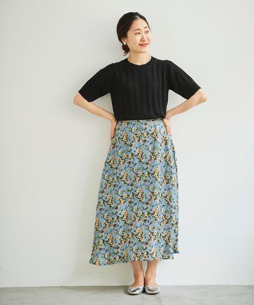 le.coeur blanc（ルクールブラン）の「IPEKER フラワープリントスカート（スカート・レディース・ブラウン系その他2/ブルー系その他3・38）」の7枚目の写真