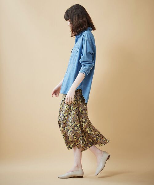 le.coeur blanc（ルクールブラン）の「IPEKER フラワープリントスカート（スカート・レディース・ブラウン系その他2/ブルー系その他3・38）」の10枚目の写真