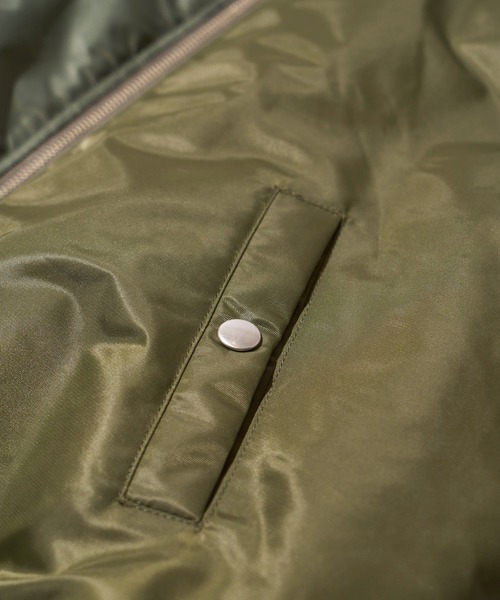ADPOSION（アドポーション）の「シンサレート中綿 MA-1フライトジャケット（MA-1・メンズ・ブラック/グレー/オリーブ・MEDIUM/LARGE/X-LARGE）」の13枚目の写真
