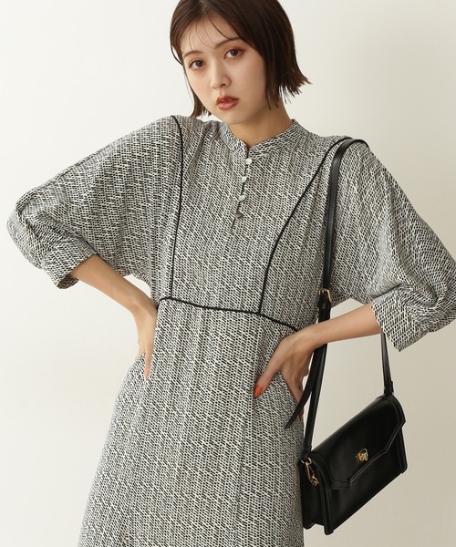 N.(N. Natural Beauty Basic)(エヌエヌナチュラルビューティーベーシック)の「◆キカプリントパイピングワンピース(ワンピース・レディース・ホワイト系その他/ブラック系その他/レッド系その他・MEDIUM)」の6枚目の写真