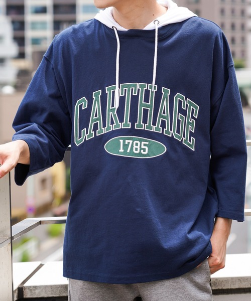 NAVY(ネイビー)の「カレッジロゴワッペンフェイクレイヤードパーカー(パーカー・メンズ・ホワイト/グリーン/ネイビー/イエロー・L/M/XL)」の3枚目の写真