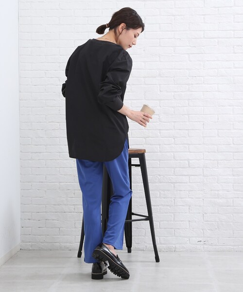 SHOO・LA・RUE（シューラルー）の「◆パフスリーブTブラウス（シャツ/ブラウス・レディース・ブラック/オフホワイト・02/03）」の4枚目の写真