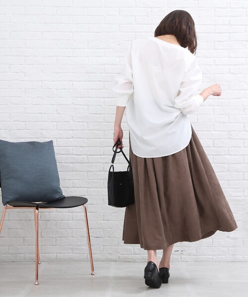 SHOO・LA・RUE（シューラルー）の「◆パフスリーブTブラウス（シャツ/ブラウス・レディース・ブラック/オフホワイト・02/03）」の11枚目の写真