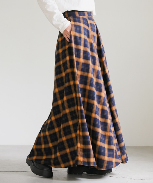select MOCA(セレクトモカ)の「フレアマキシスカート(スカート・レディース・ブラック/オレンジ/ベージュ/ネイビー・SMALL/MEDIUM)」の4枚目の写真