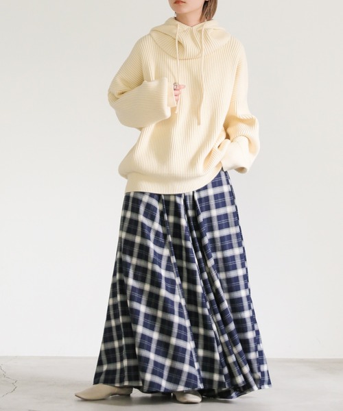 select MOCA(セレクトモカ)の「フレアマキシスカート(スカート・レディース・ブラック/オレンジ/ベージュ/ネイビー・SMALL/MEDIUM)」の16枚目の写真