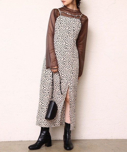 one after another NICE CLAUP(ワンアフターアナザーナイスクラップ)の「レイヤードスタイルにはこれ。袖フレアシアートップス(Tシャツ/カットソー・レディース・ベージュ/ブラウン/アイボリー・FREE)」の15枚目の写真