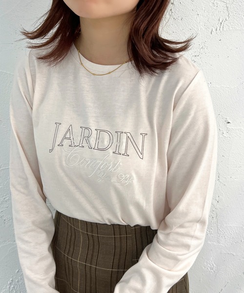 apres jour mignon（アプレジュールミニョン）の「アソートベーシックロンT【ZOZOTOWN限定アイテム】（Tシャツ/カットソー・レディース・ホワイト系その他/ブラック/ホワイト系その他2/ホワイト系その他3/ブルー/ベージュ系その他/ブラック系その他/オフホワイト/アイボリー・X-LARGE/フリー）」の16枚目の写真