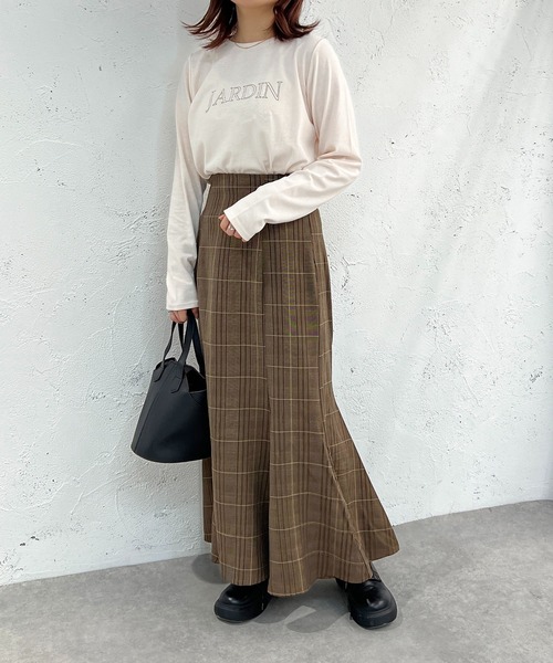 apres jour mignon（アプレジュールミニョン）の「アソートベーシックロンT【ZOZOTOWN限定アイテム】（Tシャツ/カットソー・レディース・ホワイト系その他/ブラック/ホワイト系その他2/ホワイト系その他3/ブルー/ベージュ系その他/ブラック系その他/オフホワイト/アイボリー・X-LARGE/フリー）」の18枚目の写真