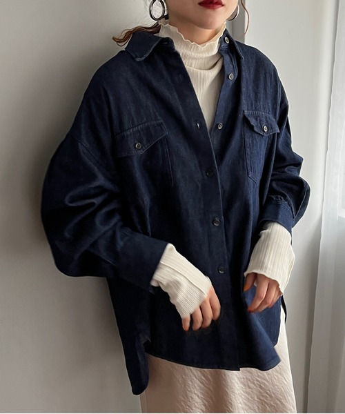 LOWRYS FARM（ローリーズファーム）の「デニムオーバーシャツロングスリーブ　163431（シャツ/ブラウス・レディース・ブルー/ネイビー・FREE）」の2枚目の写真