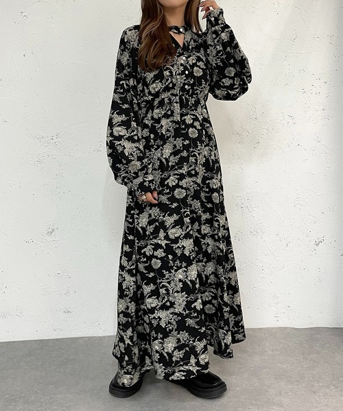 apres jour mignon(アプレジュールミニョン)の「ネックカッティングワンピース【ZOZOTOWN限定アイテム】(ワンピース・レディース・ブラック/ブラック系その他2/ブラック系その他・X-LARGE/フリー)」の4枚目の写真