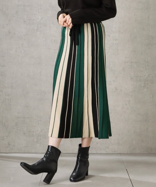 NAVY(ネイビー)の「配色切替ラインスカート(スカート・レディース・ブルー/グリーン/ブラウン/ベージュ・M/L)」の4枚目の写真