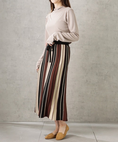 NAVY(ネイビー)の「配色切替ラインスカート(スカート・レディース・ブルー/グリーン/ブラウン/ベージュ・M/L)」の5枚目の写真