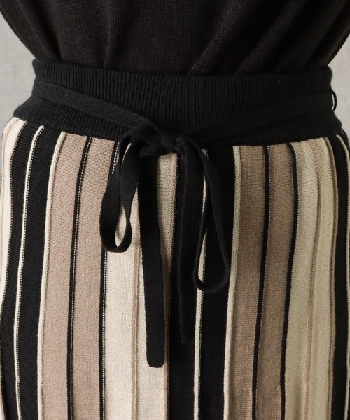 NAVY(ネイビー)の「配色切替ラインスカート(スカート・レディース・ブルー/グリーン/ブラウン/ベージュ・M/L)」の13枚目の写真