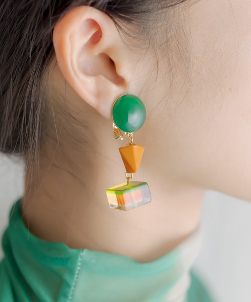 MARION GODART（マリオンゴダール）の「【MARION GODART（マリオンゴダール）】ラスタカラーイヤリング（イヤリング・レディース・グリーン・FREE）」の6枚目の写真