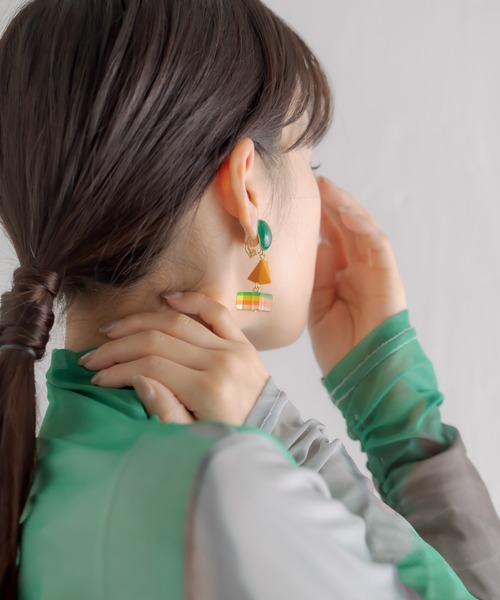 MARION GODART（マリオンゴダール）の「【MARION GODART（マリオンゴダール）】ラスタカラーイヤリング（イヤリング・レディース・グリーン・FREE）」の9枚目の写真