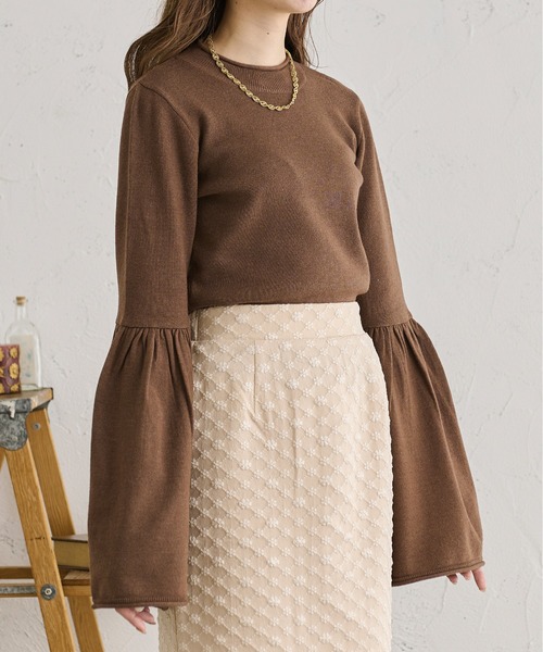 Ambre Neige(アンブルネージュ)の「フレアスリーブニット/【WEB/EC限定商品】(ニット/セーター・レディース・アイボリー/ダークブラウン/モカ・FREE)」の6枚目の写真