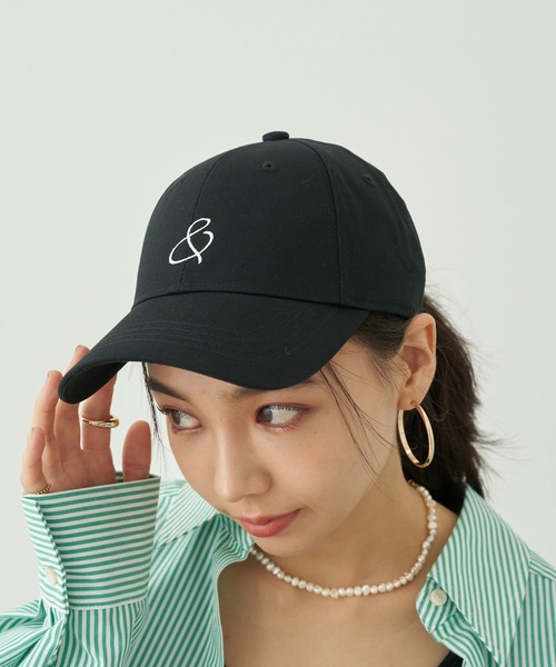 earth music&ecology（アースミュージックアンドエコロジー）の「エンブロイダリーキャップ（キャップ・レディース・ネイビー/アイボリー/ブラック/ライトベージュ・FREE）」の2枚目の写真