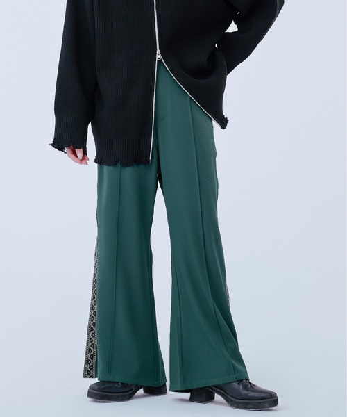 ジャガードラインフレアパンツ（その他パンツ）｜Ellno Loset