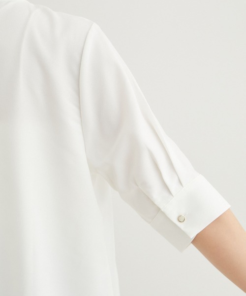 VIS(ビス)の「【洗える・防シワ】【新色】2WAYフロントタック5分袖ブラウス(シャツ/ブラウス・レディース・ホワイト系その他/オフホワイト/ネイビー/ブルー系その他5/ピンク/ホワイト系その他2・L/M)」の7枚目の写真