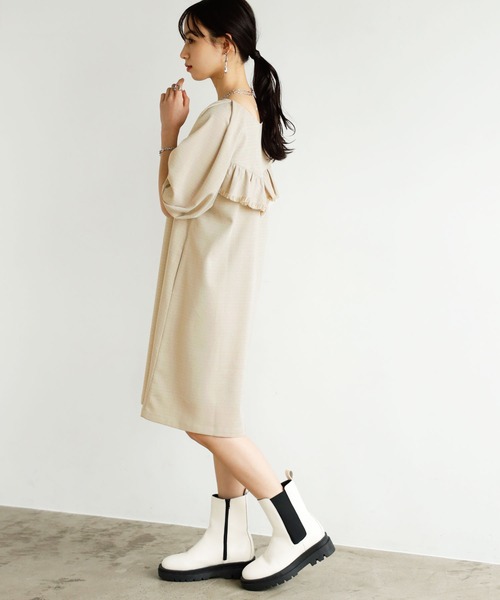 GeeRA(ジーラ)の「前後2WAYデザインミニワンピース(ワンピース・レディース・ベージュ/ブラック・MEDIUM/LARGE)」の15枚目の写真