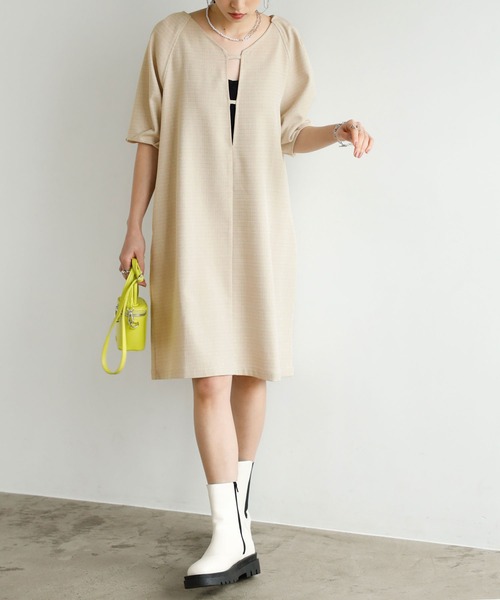GeeRA(ジーラ)の「前後2WAYデザインミニワンピース(ワンピース・レディース・ベージュ/ブラック・MEDIUM/LARGE)」の13枚目の写真