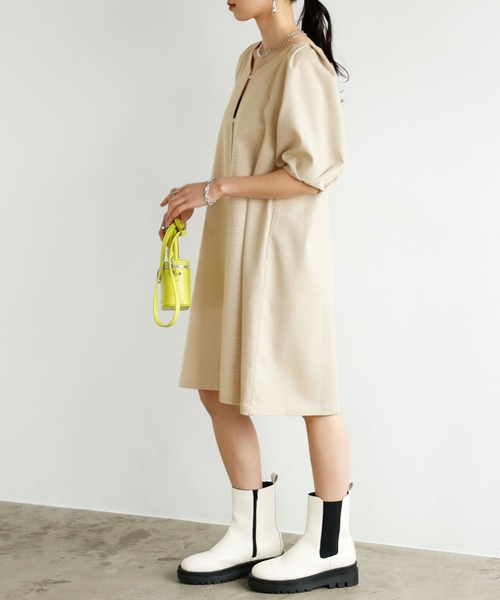 GeeRA(ジーラ)の「前後2WAYデザインミニワンピース(ワンピース・レディース・ベージュ/ブラック・MEDIUM/LARGE)」の14枚目の写真