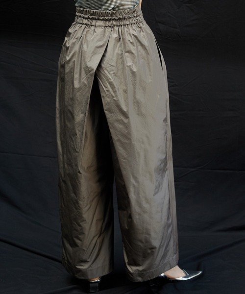 PRANK PROJECT（プランクプロジェクト）の「マイクロタフタスーパーボリュームパンツ / Micro Taffeta Super Voluminous Pants（その他パンツ・レディース・グレー/ブラック/ホワイト/ピンク・36/38）」の17枚目の写真