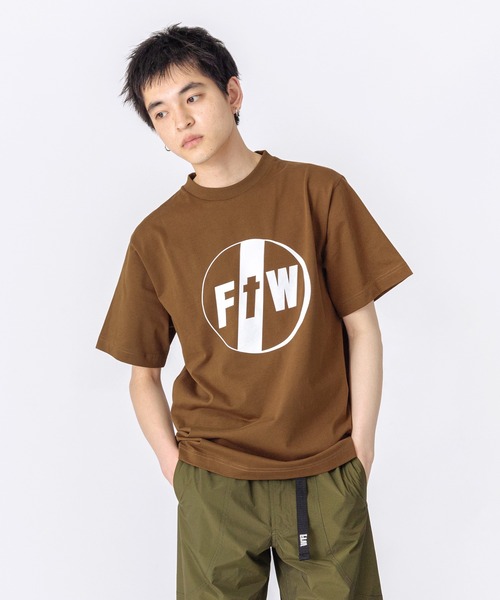 FTW(エフティダブリュー)の「FTW LOGO S/S TEE(Tシャツ/カットソー・メンズ・ブラック/ホワイト/ブラウン・MEDIUM/LARGE)」の2枚目の写真