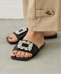 Loco Ocean（ロコオーシャン）の「ビジュー付きぺたんこサンダル（サンダル）」