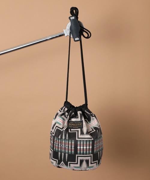 PENDLETON(ペンドルトン)の「【PENDLETON】DRAW POUCH(ショルダーバッグ・メンズ・ライトグレー/ブラック/ネイビー・FREE)」の2枚目の写真